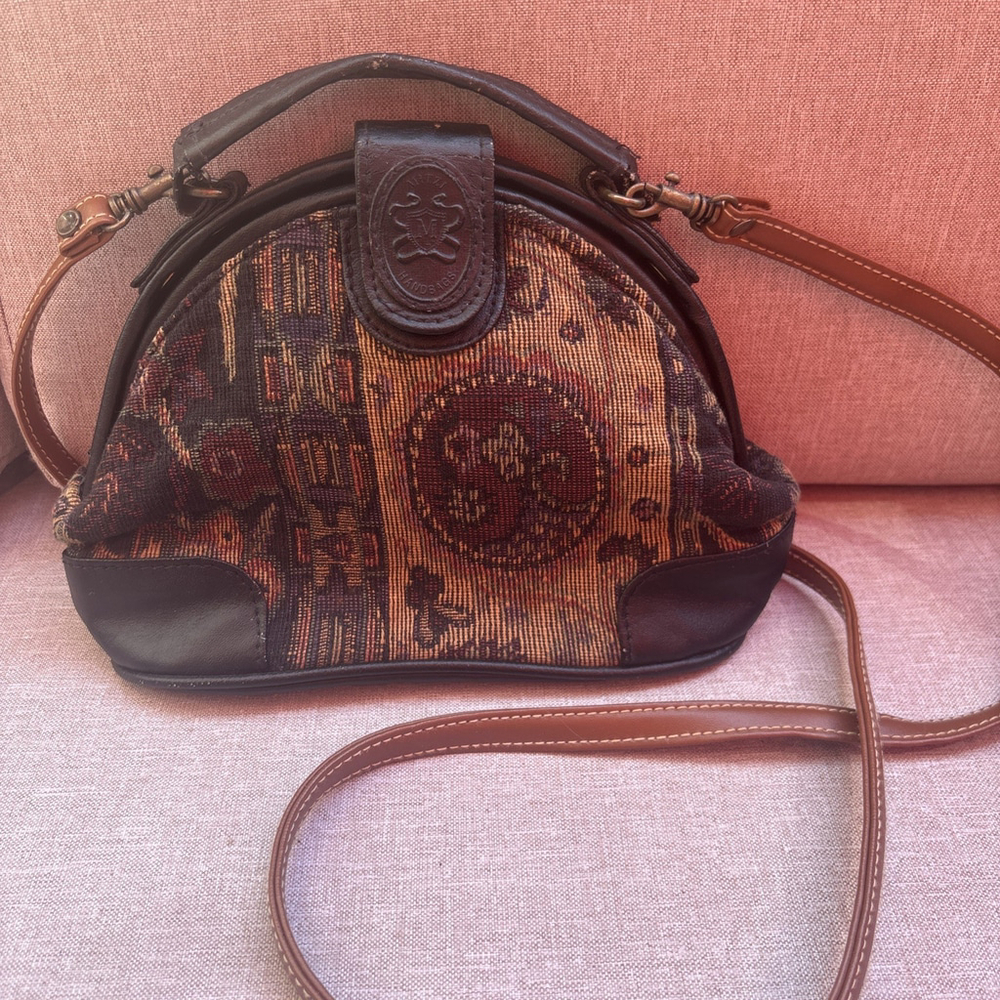 Vintage Mitzi Black Floral Velvet Tapestry Carpet Bag Top Handle Purse